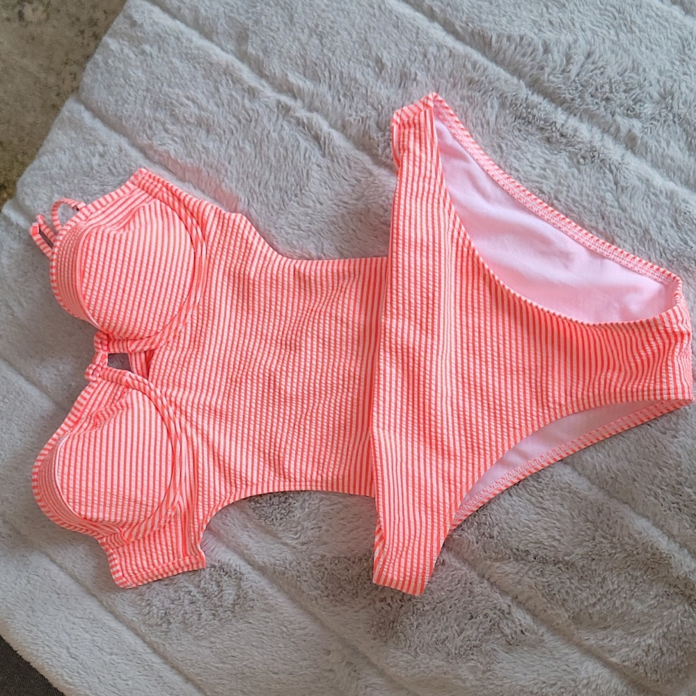 Abercrombie & Fitch monokini bathing suit NWT